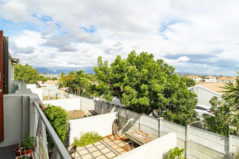 2 Bedroom Property for Sale in Vredekloof East Western Cape